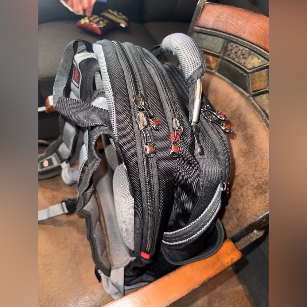 Swiss Gear Laptop Luggagee Carry On Backpack - Picture 7 of 14